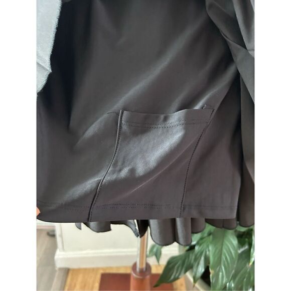 Forever 21 black tennis skirt size large with shorts under - Picture 3 of 4